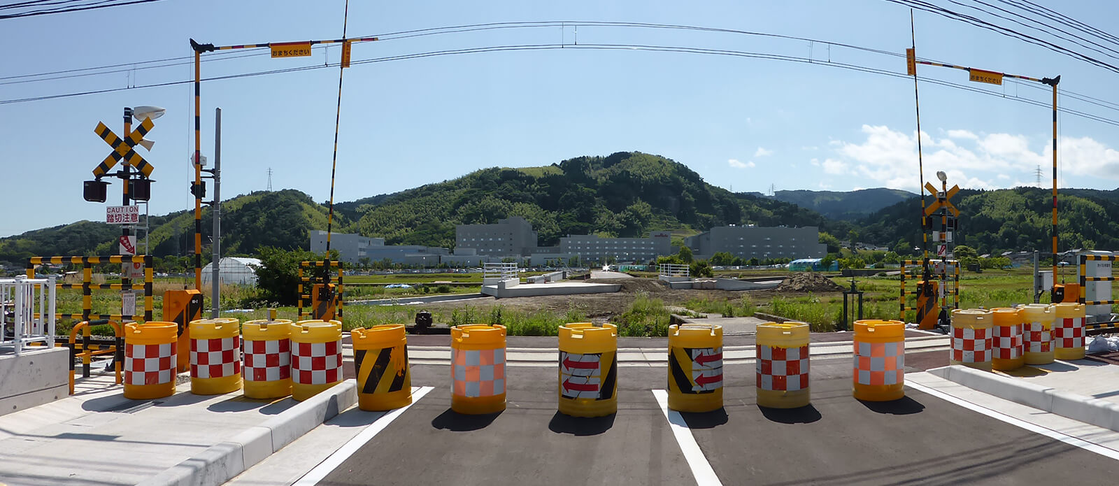 渡れない踏切を正面から見る